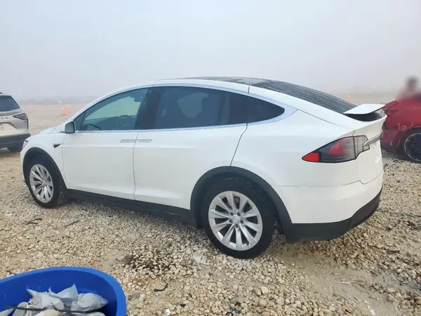 5YJXCAE25MF323635 2021 TESLA MODEL X - Image 2
