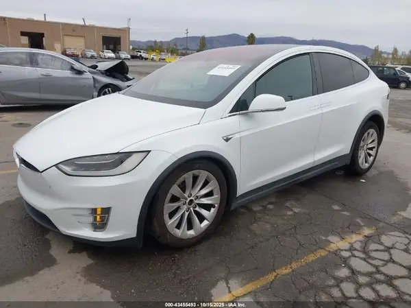 5YJXCAE26GF001851 2016 TESLA MODEL X - Image 2