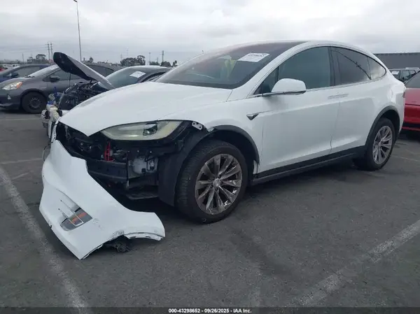 5YJXCAE26GF002224 2016 TESLA MODEL X - Image 2