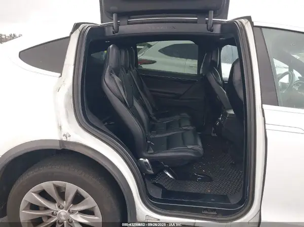 5YJXCAE26GF002224 2016 TESLA MODEL X - Image 8