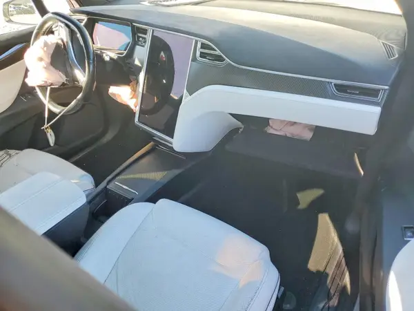 5YJXCAE26GF002353 2016 TESLA MODEL X - Image 8