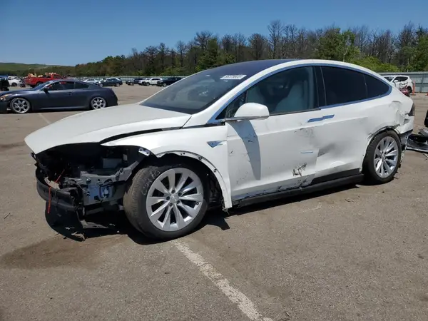 5YJXCAE26GF004233 2016 TESLA MODEL X - Image 1