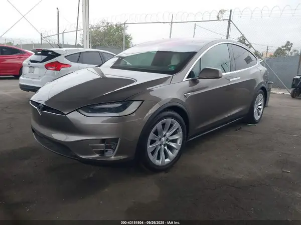 5YJXCAE26GF006550 2016 TESLA MODEL X - Image 2