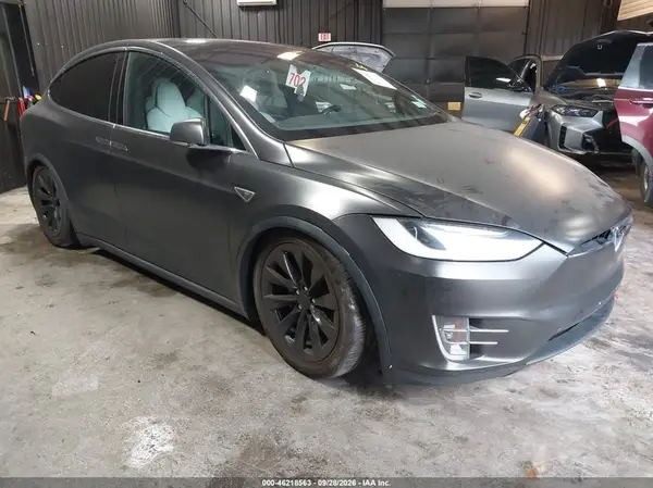 5YJXCAE26GF014602 2016 TESLA MODEL X - Image 1