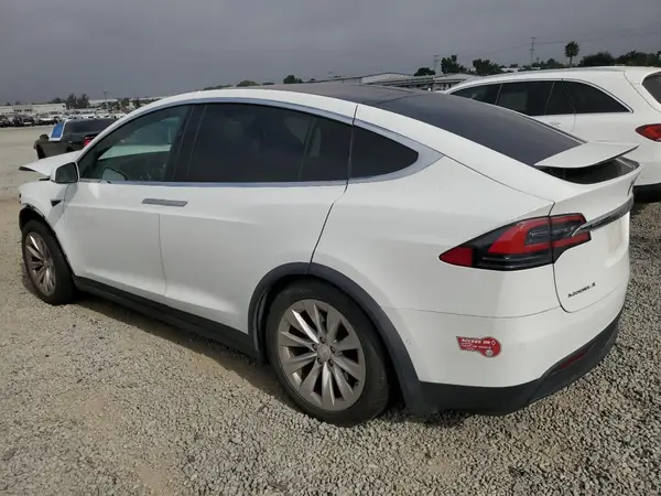 5YJXCAE26HF065812 2017 TESLA MODEL X - Image 2