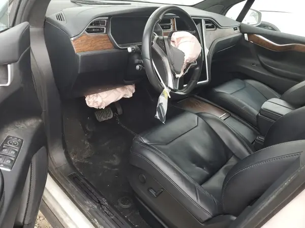 5YJXCAE26HF065812 2017 TESLA MODEL X - Image 8
