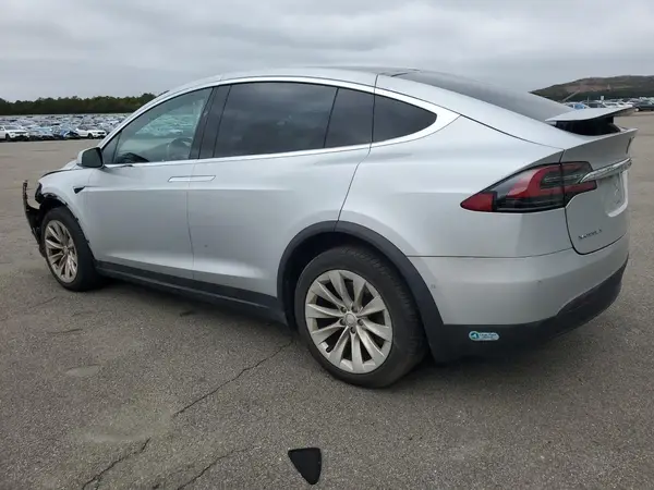 5YJXCAE26JF089274 2018 TESLA MODEL X - Image 2