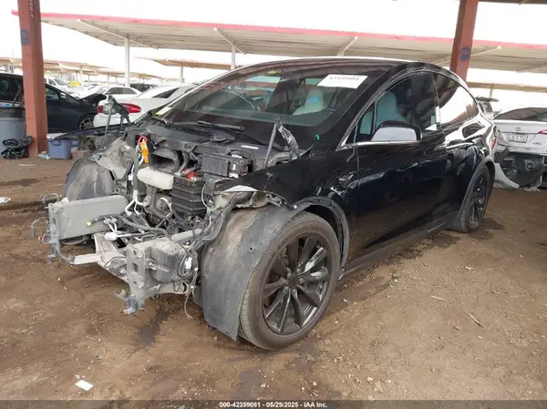 5YJXCAE26JF090425 2018 TESLA MODEL X - Image 2