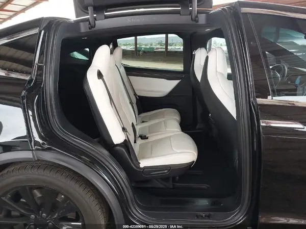 5YJXCAE26JF090425 2018 TESLA MODEL X - Image 8