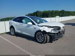 5YJXCAE26KF188744 2019 TESLA MODEL X