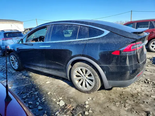 5YJXCAE26KF189697 2019 TESLA MODEL X - Image 2