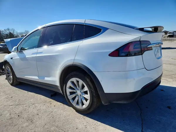5YJXCAE26KF197475 2019 TESLA MODEL X - Image 2
