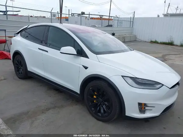 5YJXCAE26KF211620 2019 TESLA MODEL X - Image 1