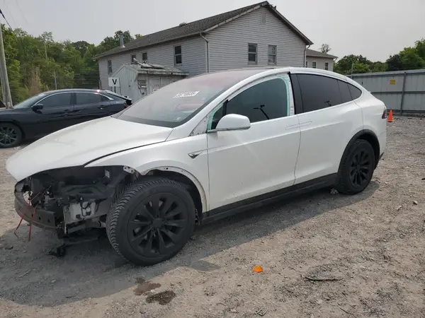 5YJXCAE27GF004404 2016 TESLA MODEL X - Image 1