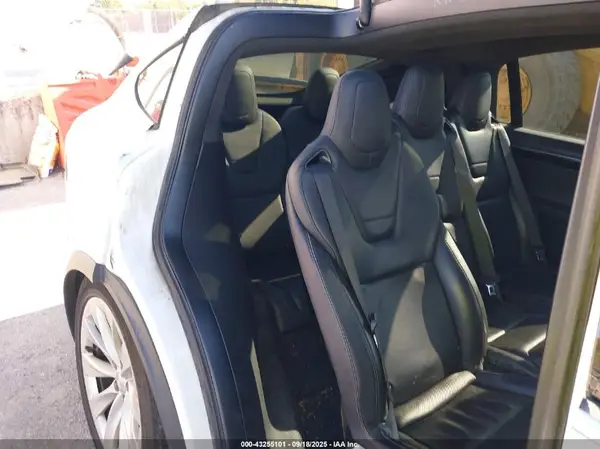 5YJXCAE27GF020649 2016 TESLA MODEL X - Image 8