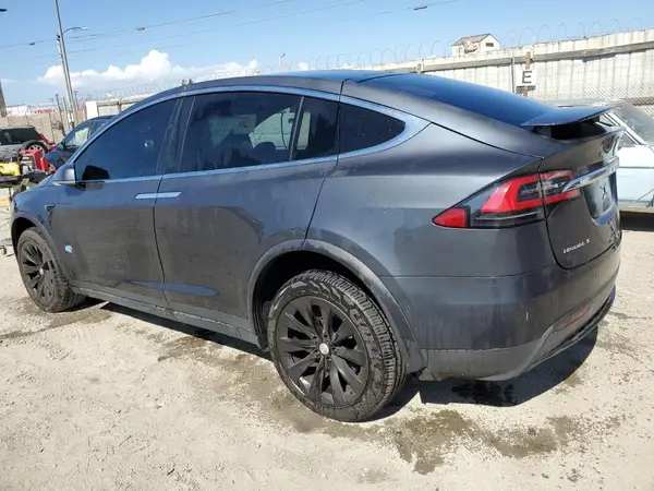 5YJXCAE27HF039302 2017 TESLA MODEL X - Image 2