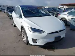 5YJXCAE27HF043639 2017 TESLA MODEL X