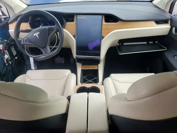 5YJXCAE27JF105224 2018 TESLA MODEL X - Image 8