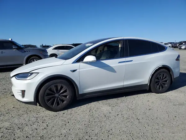 5YJXCAE27JF112903 2018 TESLA MODEL X - Image 1