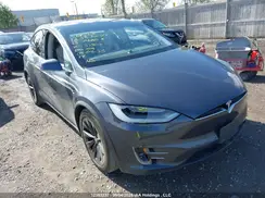 5YJXCAE27JF133704 2018 TESLA MODEL X