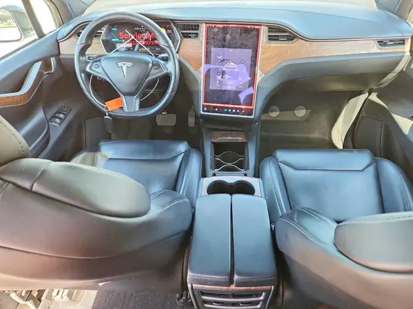 5YJXCAE27KF211593 2019 TESLA MODEL X - Image 8
