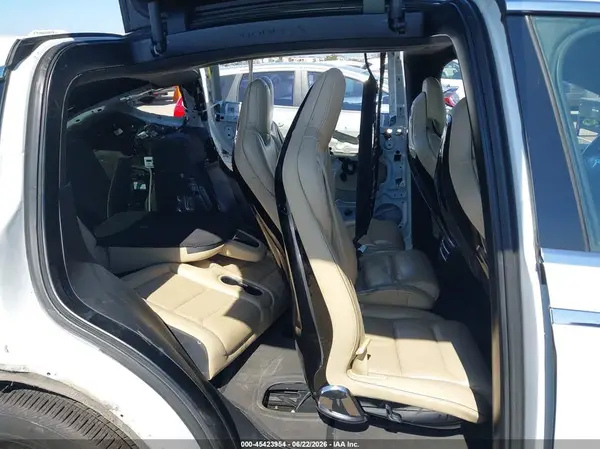 5YJXCAE28GF004346 2016 TESLA MODEL X - Image 8