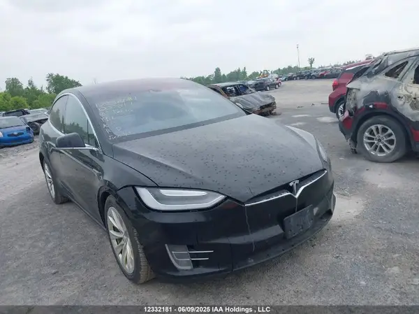 5YJXCAE28GF007814 2016 TESLA MODEL X - Image 1