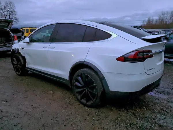 5YJXCAE28HF076715 2017 TESLA MODEL X - Image 2