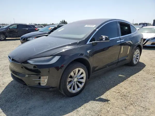 5YJXCAE28JF090829 2018 TESLA MODEL X - Image 1