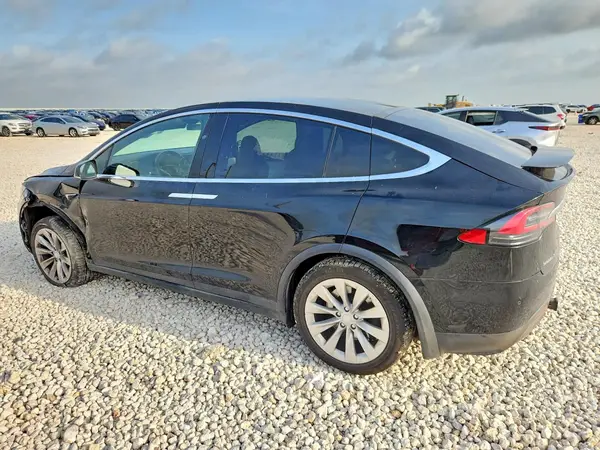 5YJXCAE28JF092046 2018 TESLA MODEL X - Image 2