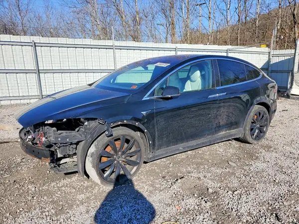 5YJXCAE28JF106348 2018 TESLA MODEL X - Image 1