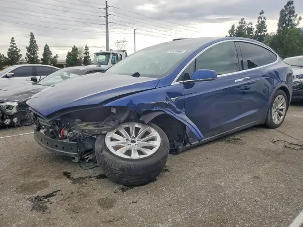 5YJXCAE28KF184856 2019 TESLA MODEL X - Image 1
