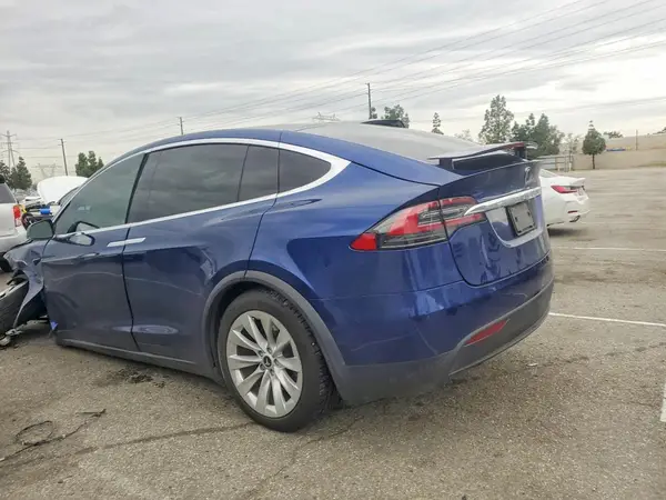 5YJXCAE28KF184856 2019 TESLA MODEL X - Image 2