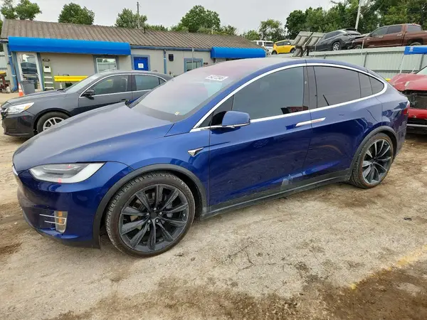 5YJXCAE28KF193055 2019 TESLA MODEL X - Image 1