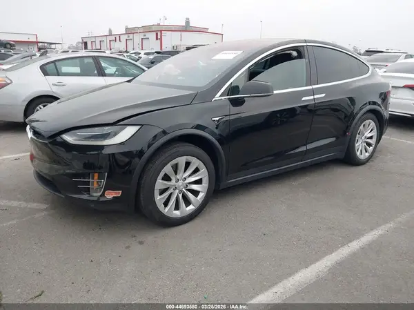 5YJXCAE28KF202045 2019 TESLA MODEL X - Image 2