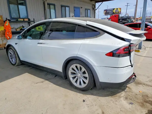 5YJXCAE28LF236553 2020 TESLA MODEL X - Image 2
