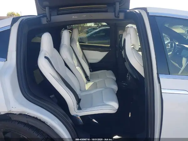 5YJXCAE29GF002184 2016 TESLA MODEL X - Image 8