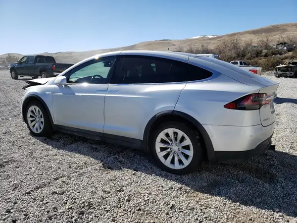 5YJXCAE29GF004033 2016 TESLA MODEL X - Image 2