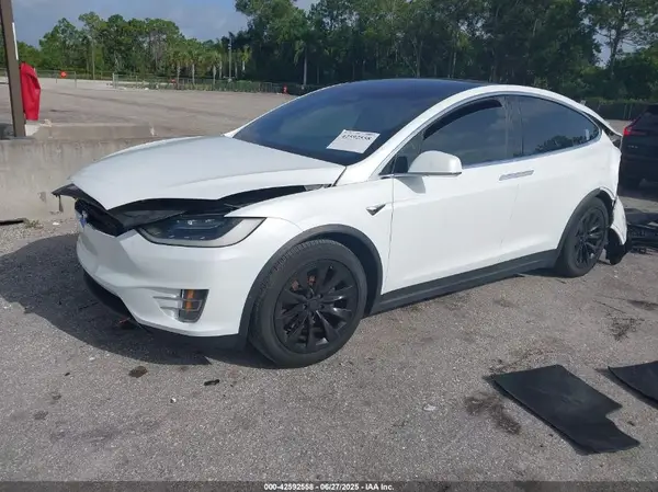 5YJXCAE29HF077467 2017 TESLA MODEL X - Image 2