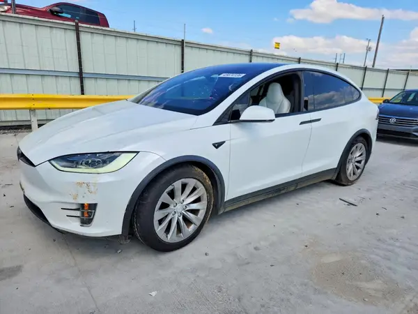 5YJXCAE29JF103734 2018 TESLA MODEL X - Image 1