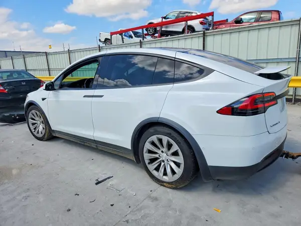 5YJXCAE29JF103734 2018 TESLA MODEL X - Image 2