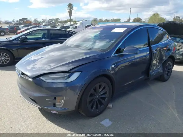 5YJXCAE29JF136121 2018 TESLA MODEL X - Image 2