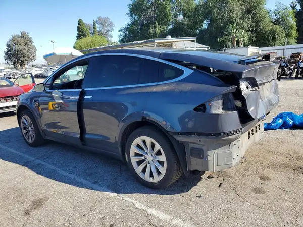 5YJXCAE29KF182906 2019 TESLA MODEL X - Image 2