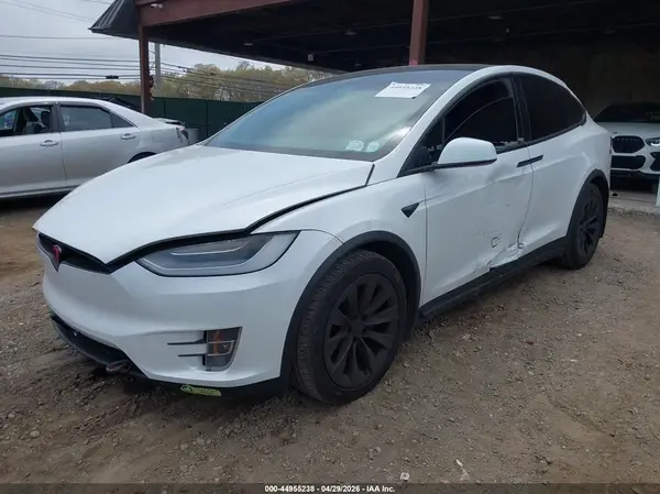 5YJXCAE29LF232625 2020 TESLA MODEL X - Image 2