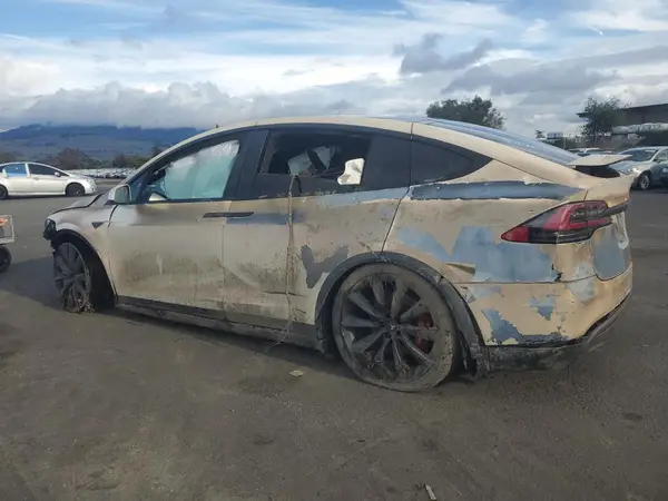 5YJXCAE2XGF004882 2016 TESLA MODEL X - Image 2
