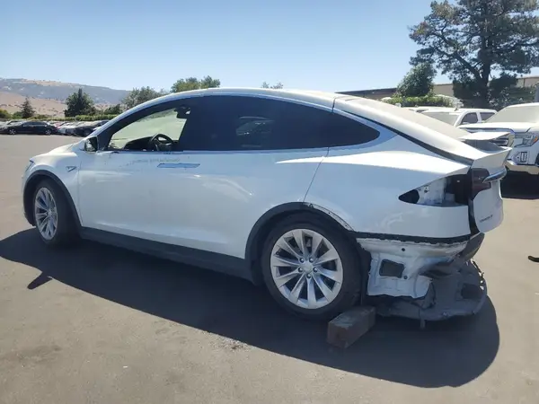 5YJXCAE2XGF020368 2016 TESLA MODEL X - Image 2