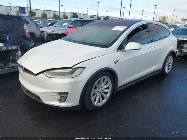 5YJXCAE2XHF029556 2017 TESLA MODEL X - Image 2