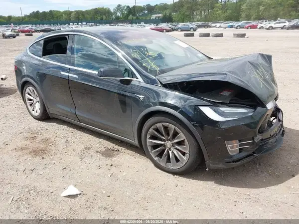 5YJXCAE2XHF048494 2017 TESLA MODEL X - Image 1
