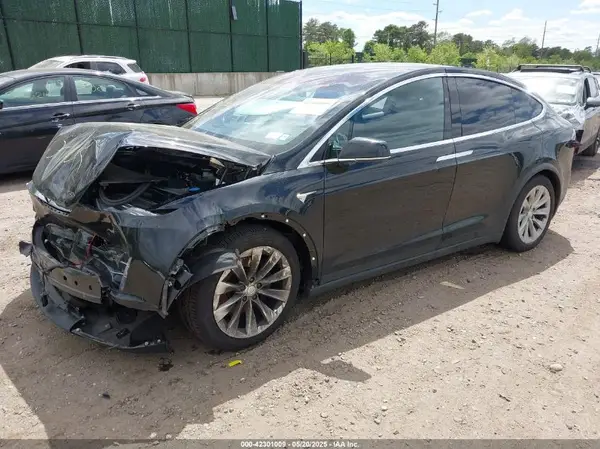 5YJXCAE2XHF048494 2017 TESLA MODEL X - Image 2
