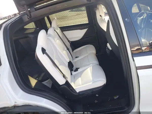 5YJXCAE2XHF073508 2017 TESLA MODEL X - Image 8